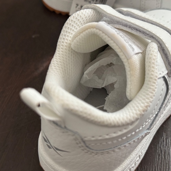 Toddler Reebok Sneakers- NWT - Picture 4 of 4